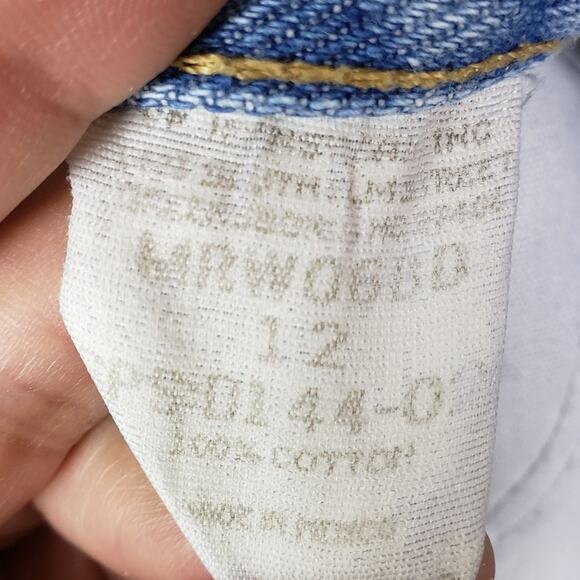 Wrangler Distressed Hi-Rise Mom Cut-Off Shorts Size 12 - Picture 5 of 7